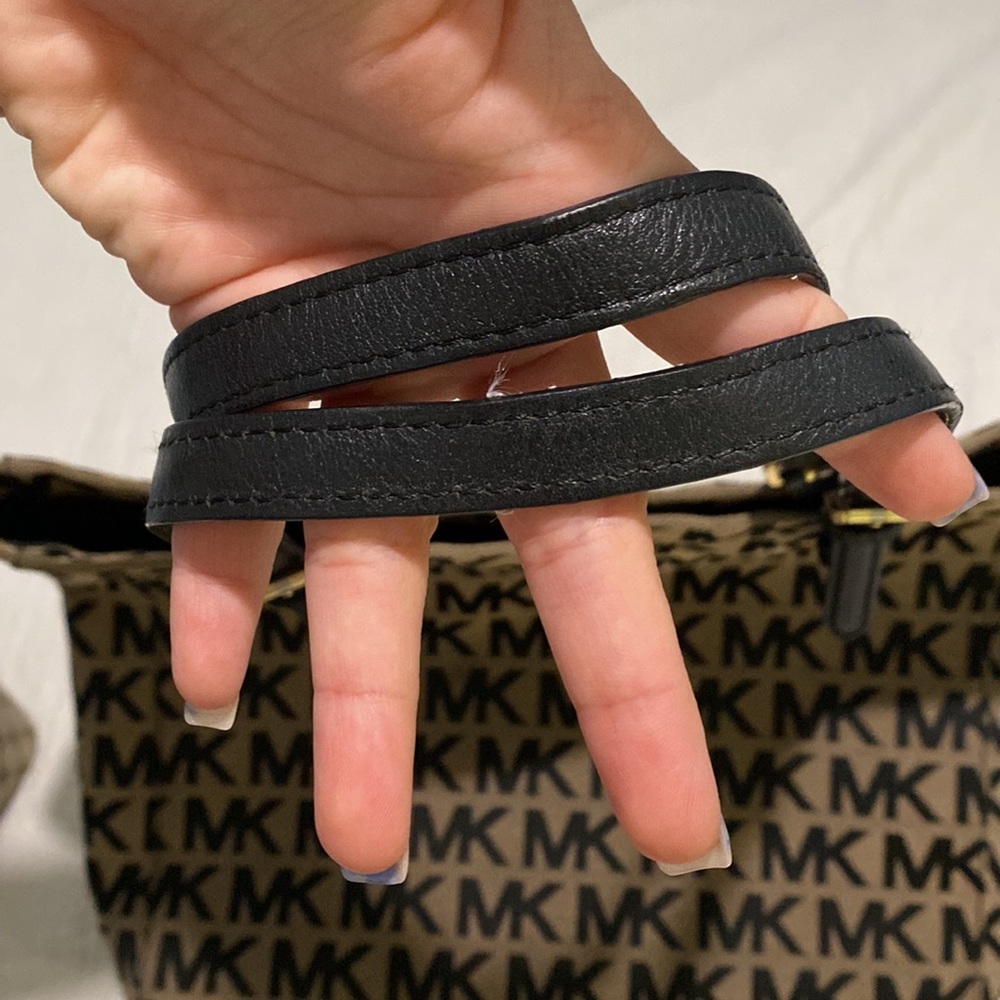 ✨MK Singature Canvas Purse✨ - Picture 3 of 7